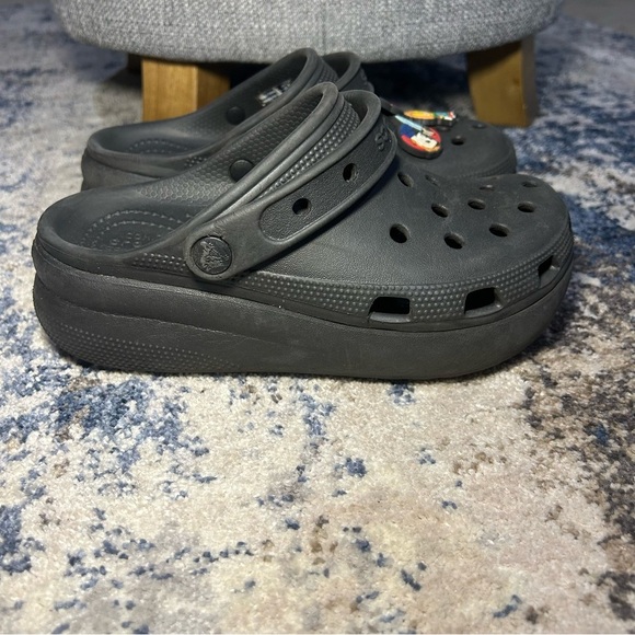 Crocs Black Cutie Crush Platform Slip-On Clogs Size 3 Juniors - Picture 1 of 11